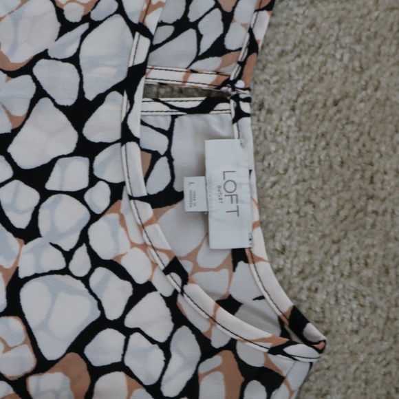 Loft Sleeve-Less Shirt - Picture 4 of 5